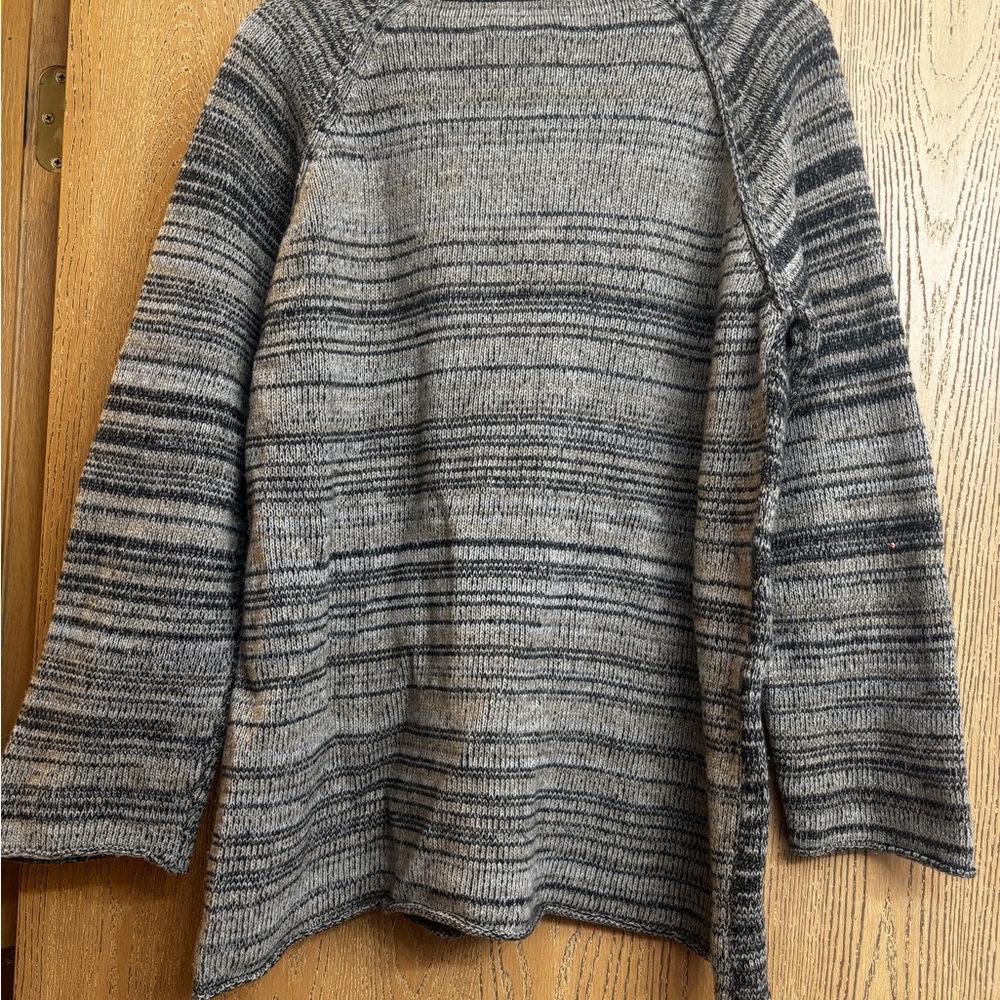 ‘Blue Family’ Benetton Black and Gray Striped Sweater - Picture 2 of 4